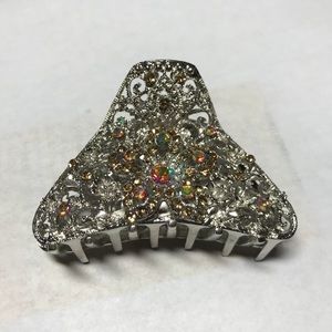 NWOT beautiful silver hair clamp/clip